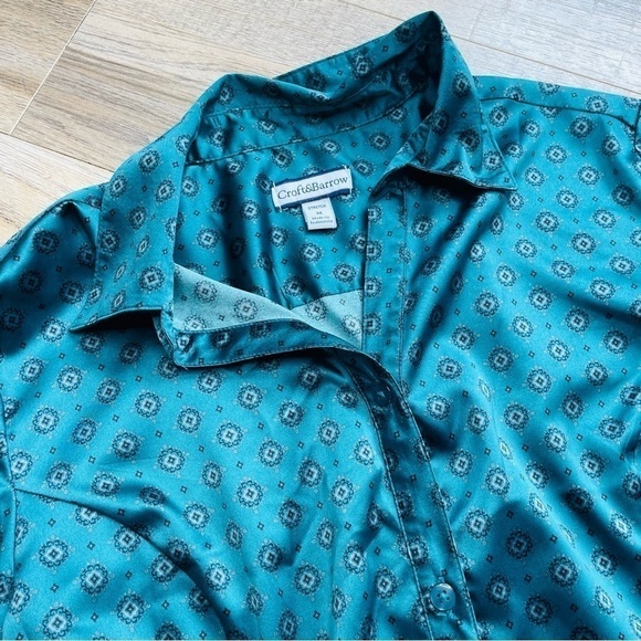 Croft & Barrow Green Printed Shiny Button Down Dress Shirt Top - Picture 9 of 10